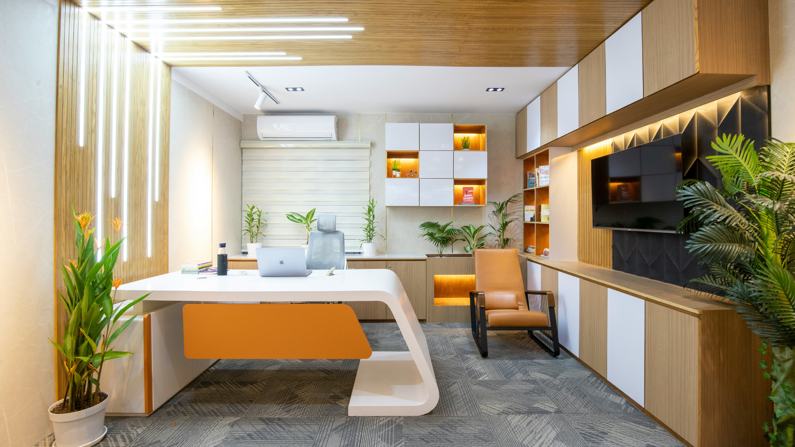 Clean small clinic consultory prepared for patient appointments.