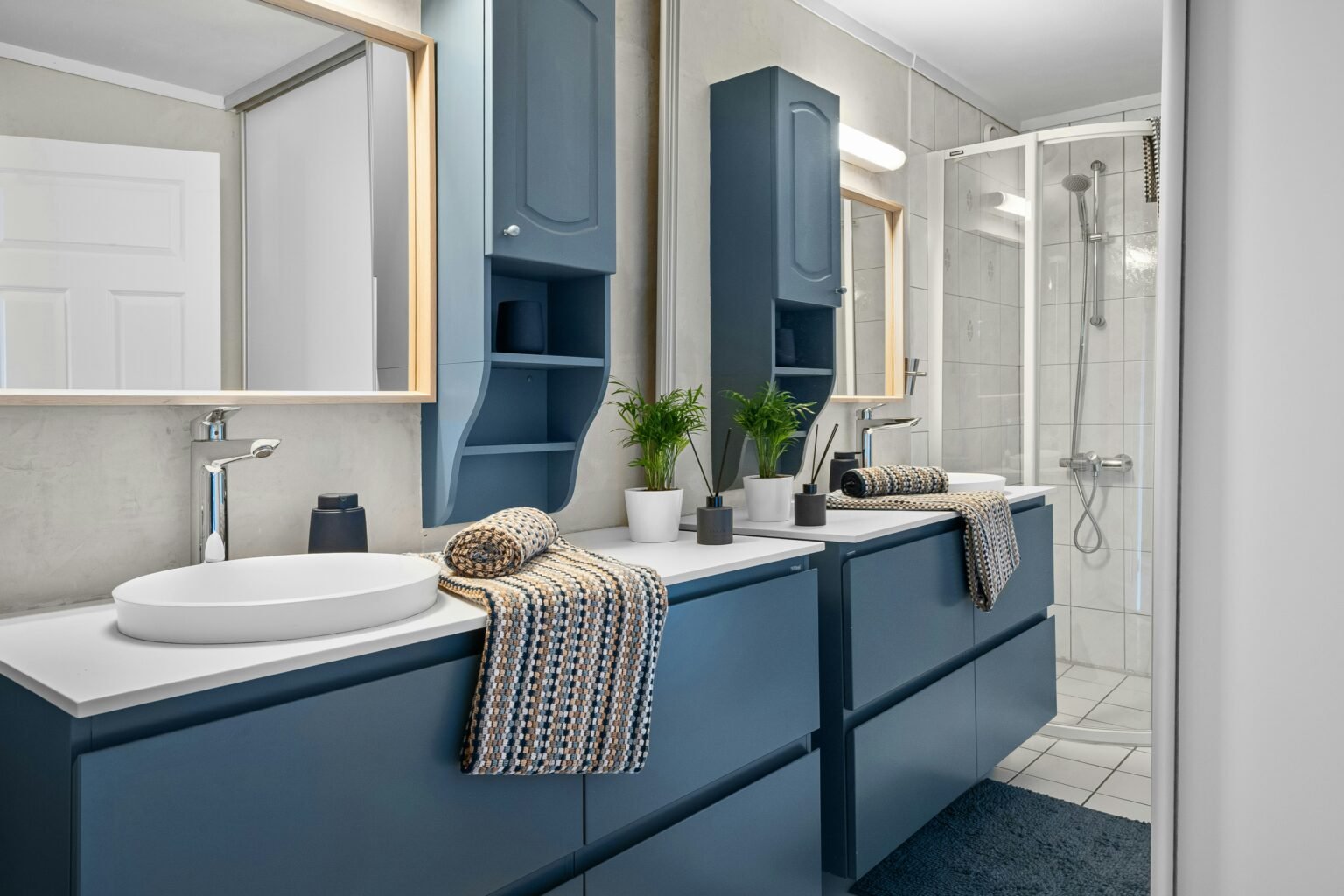 bathroom, ready to be used after a cleaning service