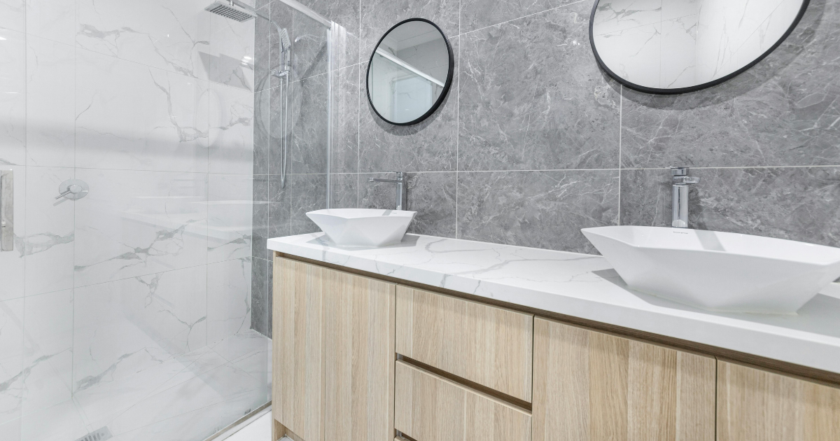 Bathroom deep cleaning