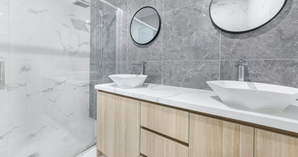 Bathroom deep cleaning